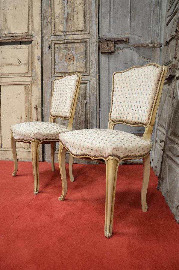 paire de chaises rechampies beige de style louis xv FAE577